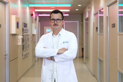 Uzun süre oturuyorsanız dikkat! Sakrum ağrısı günlük yaşamınızı etkileyebilir