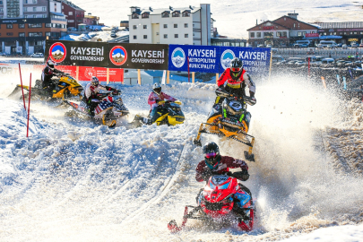 Dünya Kar Motosikleti Şampiyonası, spor ve kış turizmini buluşturdu