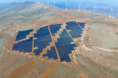 Polat Enerji’den Geycek RES’e 46,6 MW’lık Hibrit GES