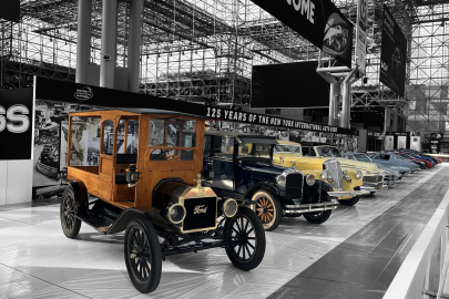 New York Otomobil Fuarı 125. Yılını Kutluyor: İnovasyon ve Stile Saygı Duruşu