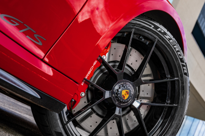 Pirelli İlk Hibrit Motorlu Yeni Porsche 911 GTS’nin Ekipmanı Oldu