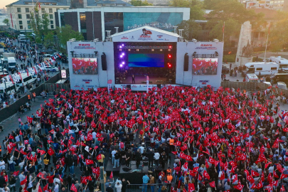 On Binler Dolmabahçe’den Beşiktaş’a Yürüdü