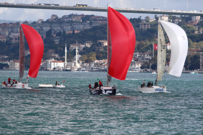 İstanbul Boğazı’nda Yelkenler Umuda Açılıyor