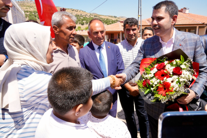 Bakan Kurum Adıyaman'da Yeniden İnşa Edilen Zey Köyü'nü Ziyaret Etti