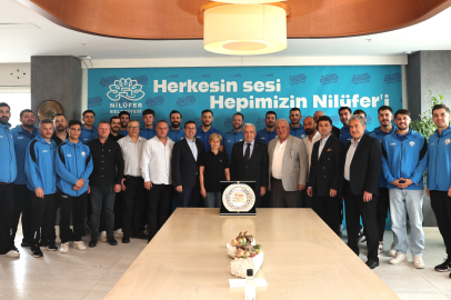 Nilüfer Belediyespor Hentbol Takımı’ndan Başkan Özdemir’e Anlamlı Ziyaret