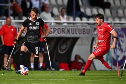 Bakan Bak'tan Alves Kablo Ampute Futbol Kulübü'ne Tebrik