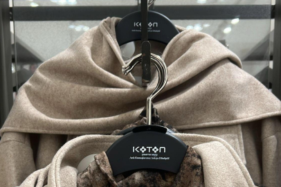 Koton’dan Döngüsel Ekonomi Hamlesi: Atık Kumaşlar Askıya Dönüştü