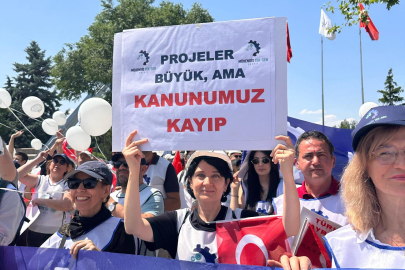 Kamudaki Mühendiler İçin Tabutlu Miting