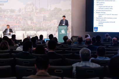 Dünyanın En Önemli Kalp ve Damar Cerrahisi Uzmanları İstanbul’da Buluştu