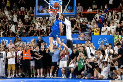 BHS Smaç Gösterisi İzmir’de Basketbol Şöleni Yaşattı