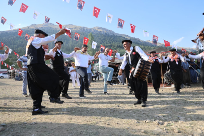Kardeş Göçerler Yörük Etkinliğine Yoğun İlgi 