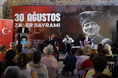 Beşiktaş'ta 30 Ağustos Söyleşisine Büyük İlgi