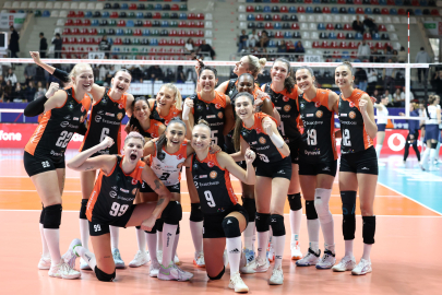 Eczacıbaşı Dynavit, deplasmanda galip