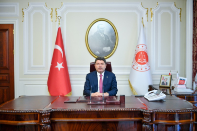 Yargıya Taze Kan: Adalet Bakanı Tunç, 1000 Hâkim ve Savcı Yardımcısı Alımı Müjdesini Duyurdu!
