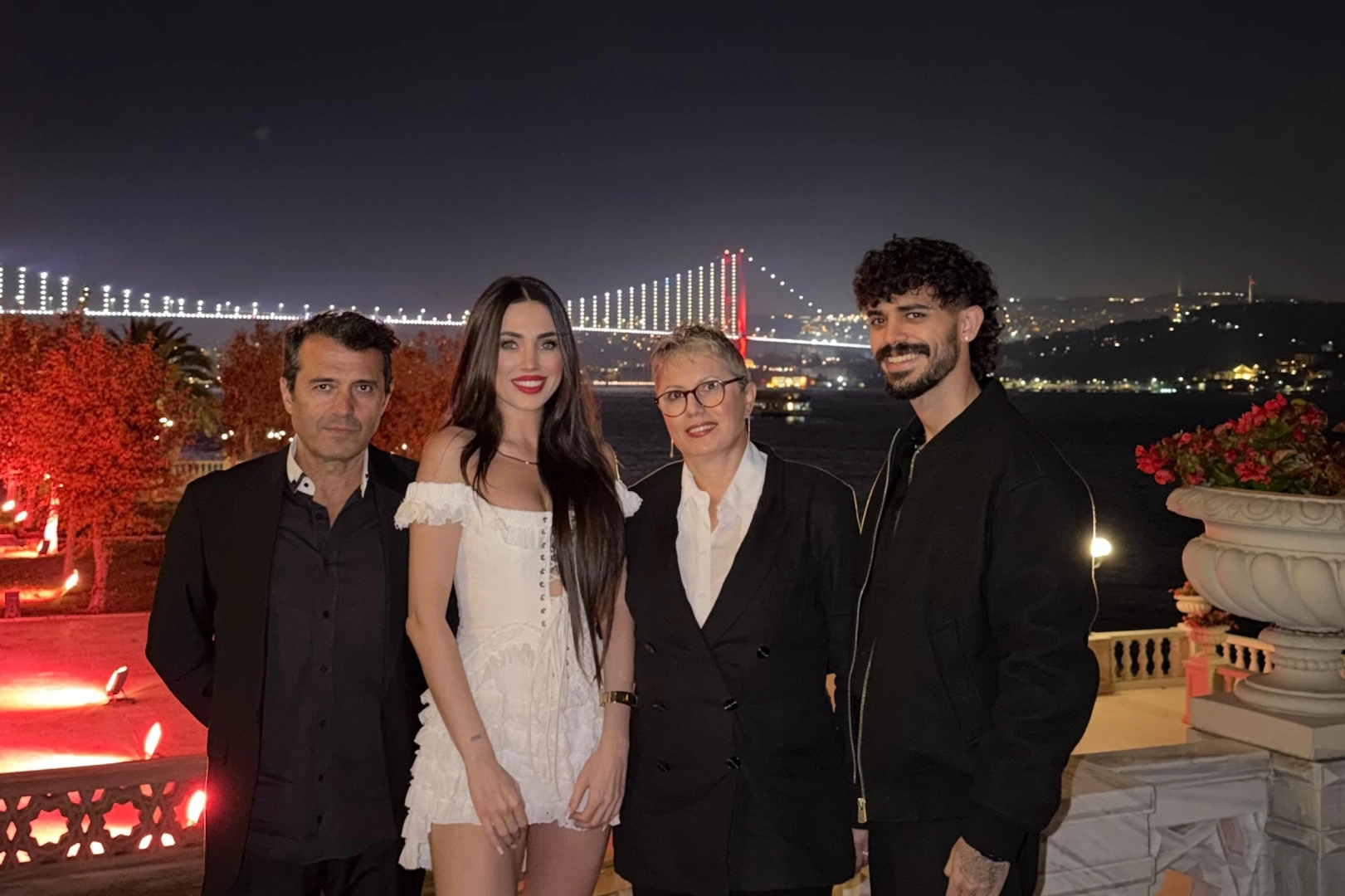 Su Akkuyu Yeni Yaşını Çırağan Sarayı'nda Kutladı!