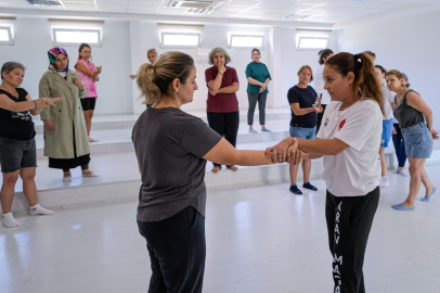 İzmir Büyükşehir Kadınları Her Alanda Destekliyor