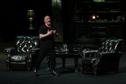 Cem Yılmaz “CMXXIV” ile Sahnelere Veda Ediyor!