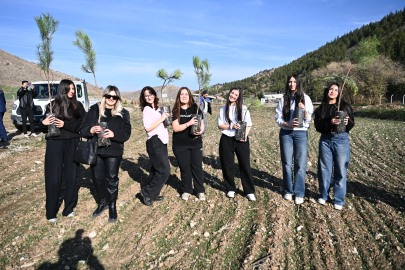 Mamak’ta Öğrencilerin Katılımıyla Fidan Dikimi Gerçekleştirildi