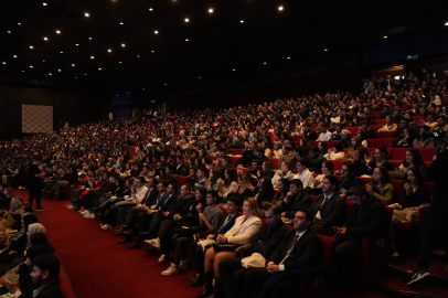 Gençİz Zirvesi Binlerce Genci Bir Araya Getirdi