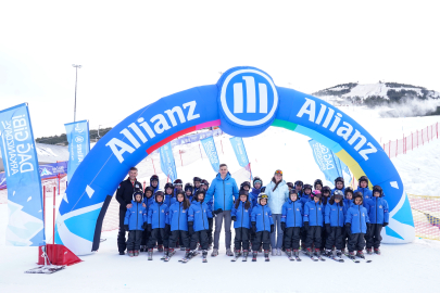 Palandöken’de Kız Çocuklarını Kayak Sporuyla Tanıştırdı 