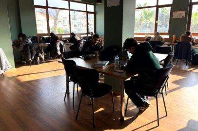 Yalova Belediyesi Kent Kütüphanesi Gençlerin Yeni Buluşma Noktası Oldu