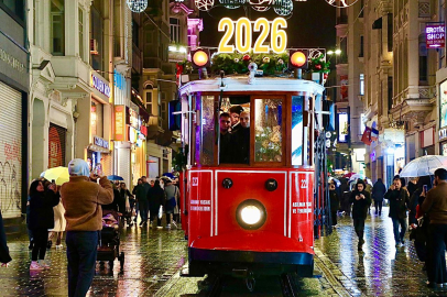 İETT’den İstiklal Caddesi’nde Yeni Yıl Sürprizi