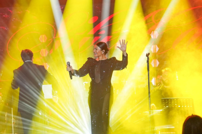 Sibel Can Yine Zirvede