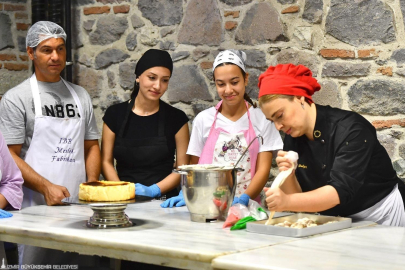 İzmir’in Meslek Fabrikası İş, Aş, Umut Üretiyor