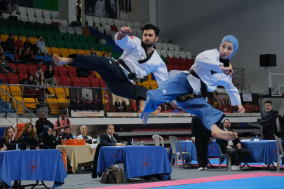 Bayburt Üniversitesi Öğrencilerinden Türkiye Taekwondo Poomsae Şampiyonası’nda Çifte Şampiyonluk