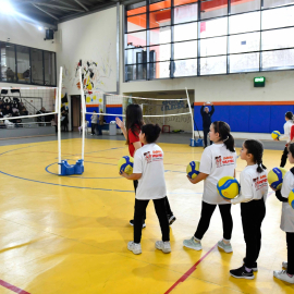 “Fabrika Voleybol” Projesi Sayesinde 290 Çocuk Fileyle Tanıştı