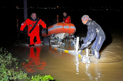 İzmir İtfaiyesi Sessiz Canlar için Zamanla Yarıştı