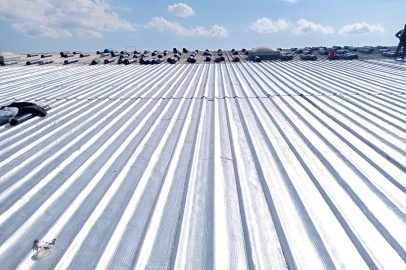 Endüstriyel Yapılarında Çatı Kaynaklı Riskleri Azaltan Akıllı Yalıtım Yaklaşımı