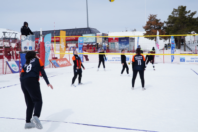 Erciyes'te Kar Voleybolu Heyecanı Yaşandı