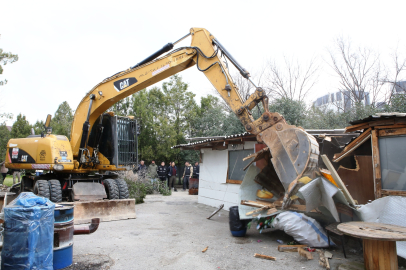 Kaçak Barakalar Yıkıldı