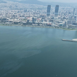 İzmir Körfezi’nde yine dış kaynaklı kirlilik alarmı
