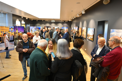 İzzet Keribar’dan Zamansız Bir Yolculuk Sergisi Açıldı