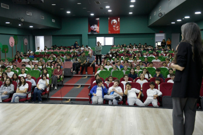 Kuşadası’nda Öğrencilere Sosyal Girişimcilik Semineri