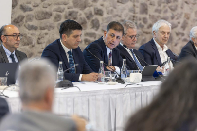 Başkan Tugay: Enerji Güvenliği İçin Şehirler Kendi Sistemlerini Kurmalı