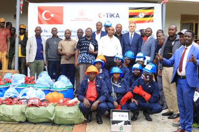 TİKA’dan Uganda’daki Küçük Ölçekli Madencilere Ekipman Desteği