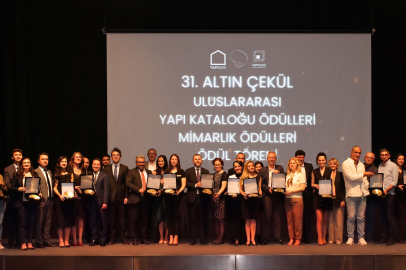 Akçansa’ya Altın Çekül’de Sosyal Sorumluluk ve Yenilikçi Ürün Alanlarında Çifte Ödül