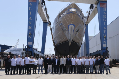 Trabzon Tersanesi’nden Dev Adım: Orion One Süper Yatı Başarıyla Suya İndirildi