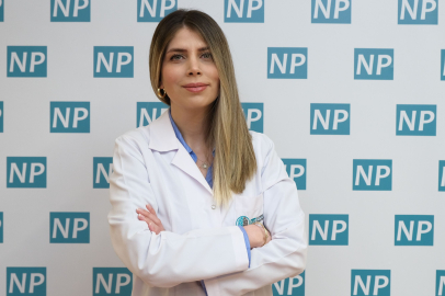 Ayna Karşısında Yapılan Olumlamalar Terapi Yerine Geçmiyor!