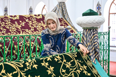 Bursa’da hanedan türbelerindeki puşideler yenileniyor