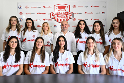 Muratpaşa’nın Sultanları Yeni Sezon İçin Sözleşmelerini İmzaladı