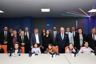Nilüfer Belediyesi Dijital Deneyim Merkezi Açıldı