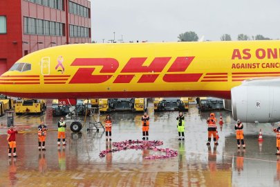 DHL’in Meme Kanseri Farkındalık Uçağı İstanbul Havalimanı’na Geldi
