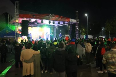 Kartepe Kent Meydanı’nda 103. Yıl Coşkusu